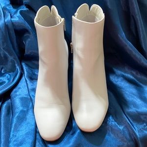 Chinese Laundry Women's Davinna Ankle Boot Size 8